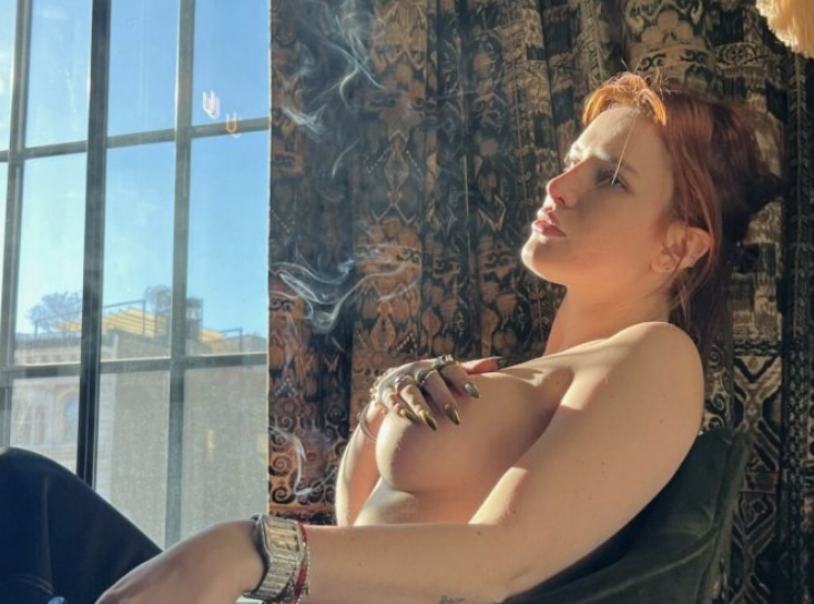 Bella Thorne’s Hand Bra and Other Fine Things!