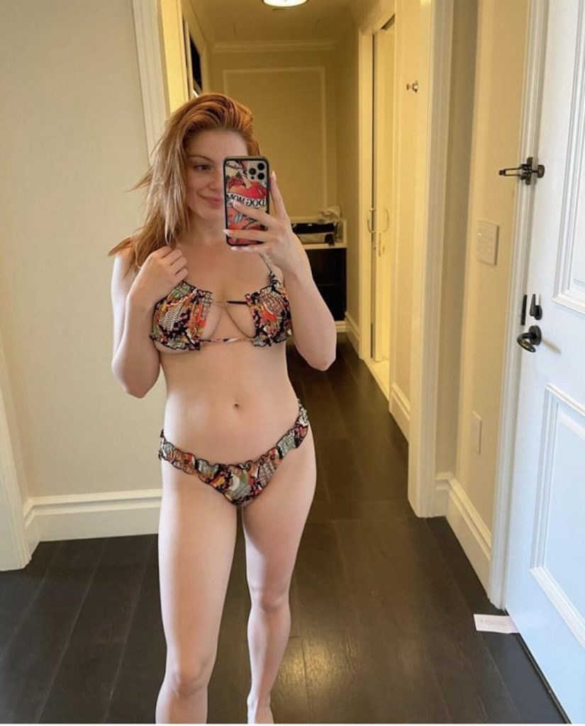 Ariel Winter’s Bikini Selfies!