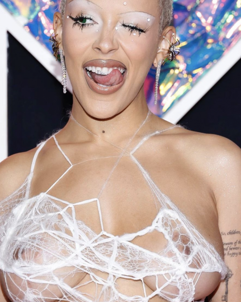 Doja Cat Wears Her Nipples on the Red Carpet!