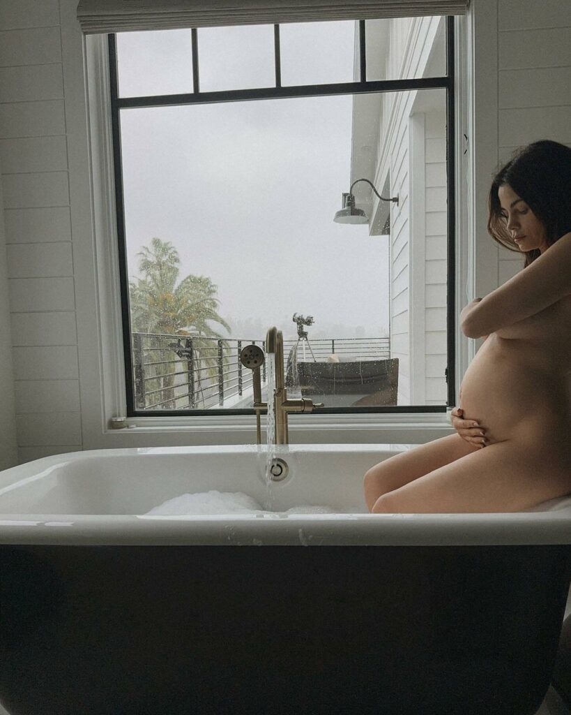 Jenna Dewan’s Pregnancy Bath!