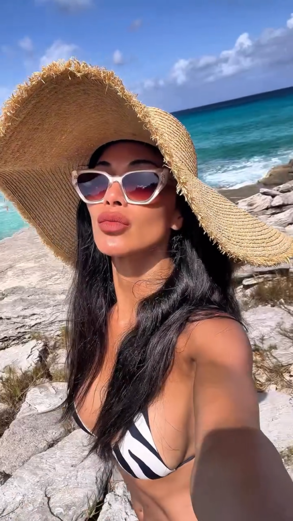 Nicole Scherzinger’s Bikini!